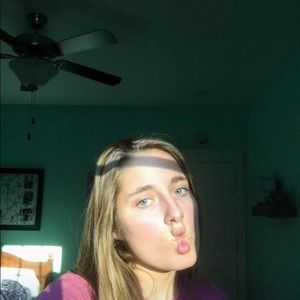 Meet your Posher, Olivia